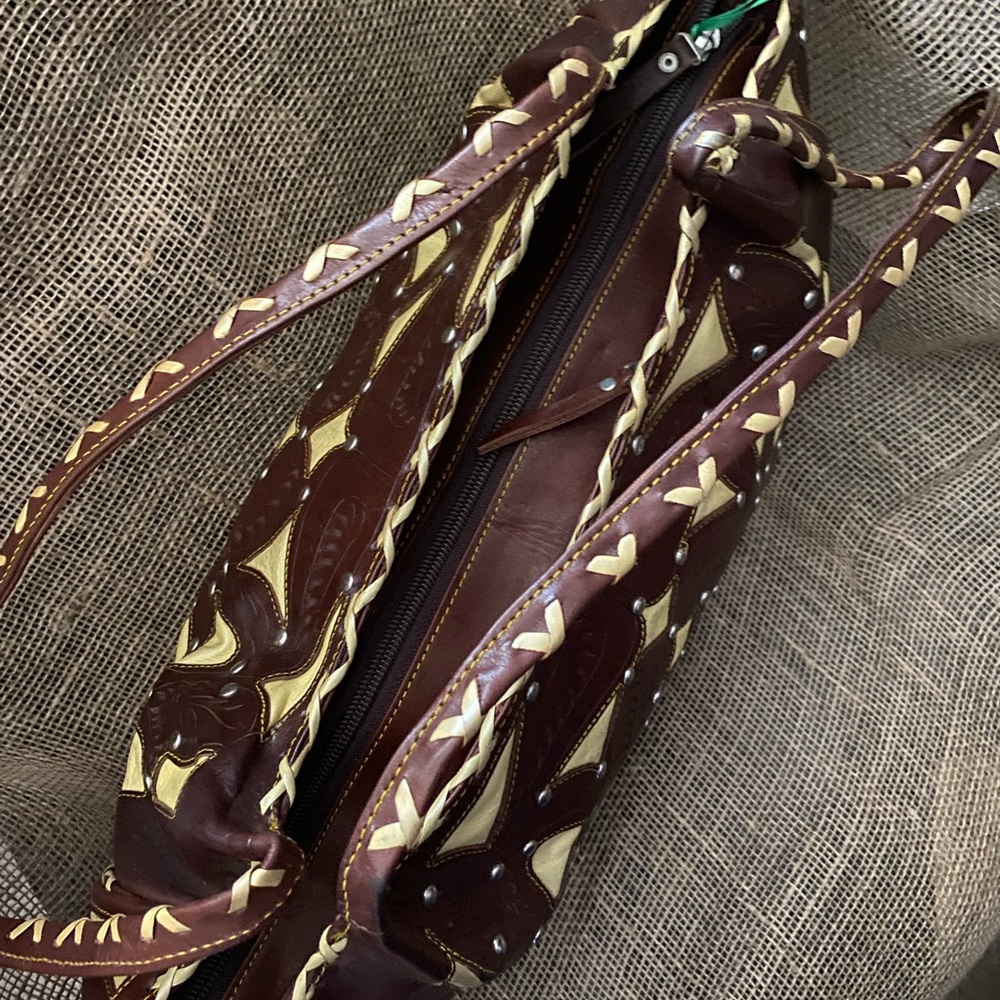 33 Leaders in Leather purse/shoulder bag. - Picture 6 of 8
